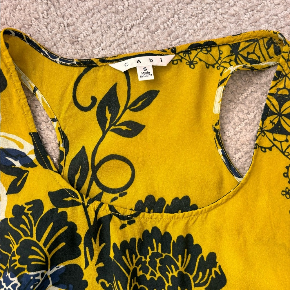 Floral Yellow and Navy Sleeveless Top - Picture 4 of 5